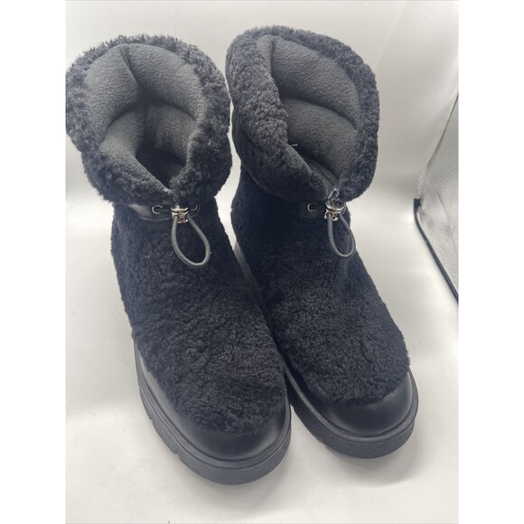 Marc Fisher Kamryn Genuine Shearling Black Leather Bootie Sz 5 1/2 DEFECT - Picture 3 of 12